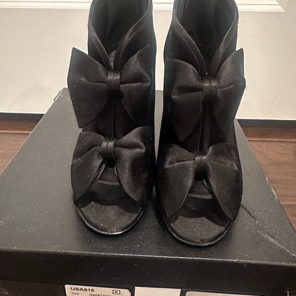 CHANEL Black bootie boots with bows | Excellent condition - like New! - Picture 8 of 14